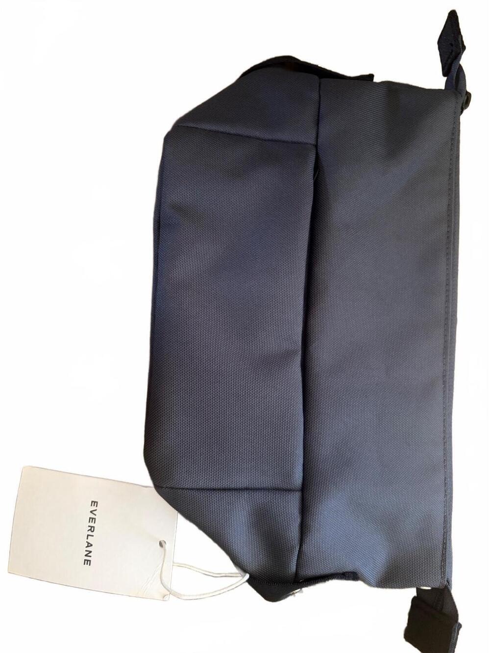 NWT Everlane catch all zip travel case